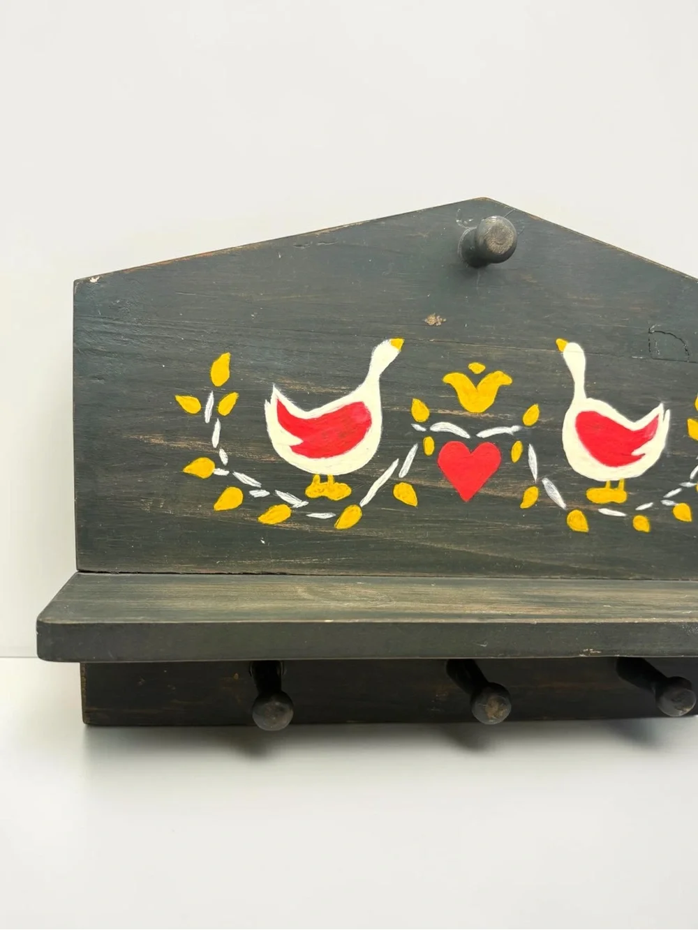 Vintage 80s Wooden Shelf w/ Pegs & Hand Painted Geese & Hearts Rack Trinket EUC